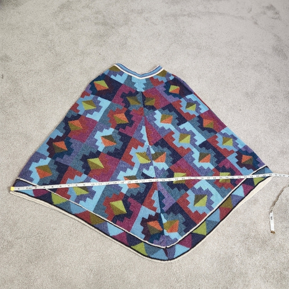 Geometric Patterned Multicolor Poncho Size Large - Picture 9 of 12